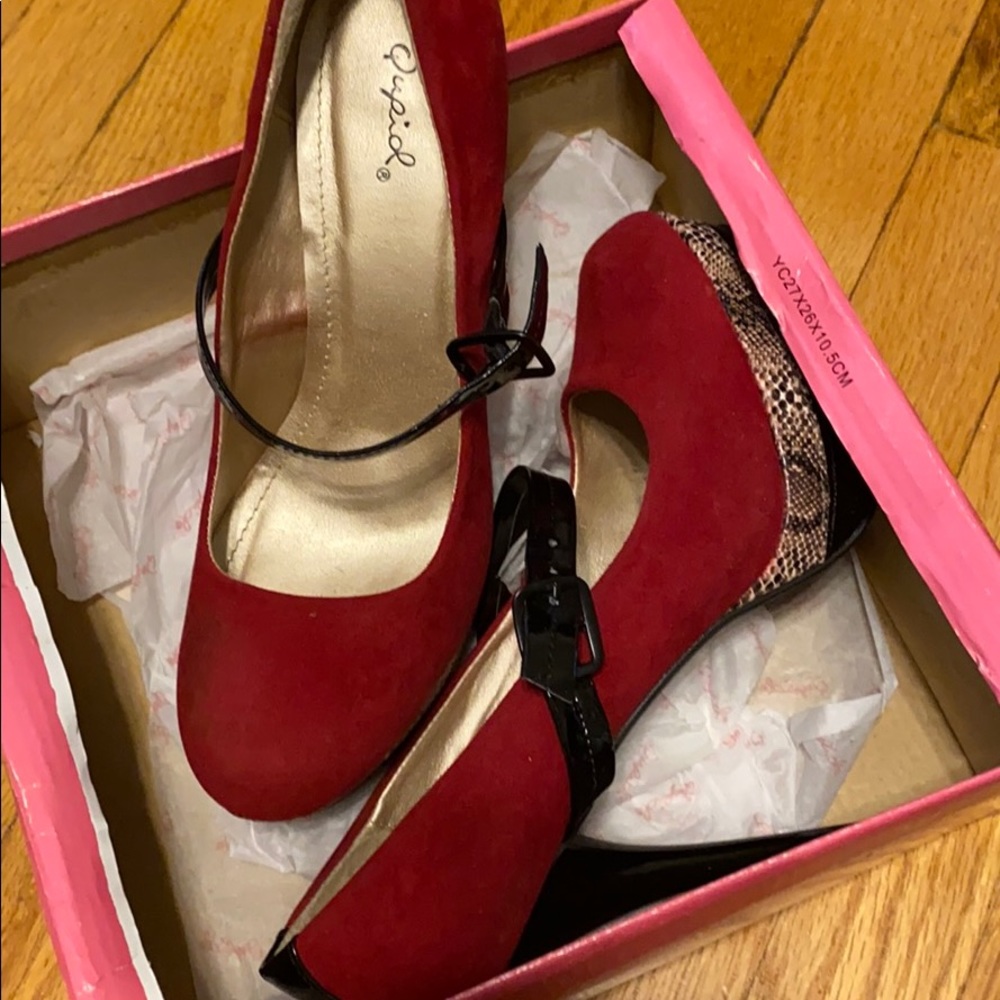 Pumps, worn once